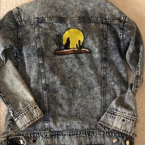 Oversized fit with embroidered patches Jacket.